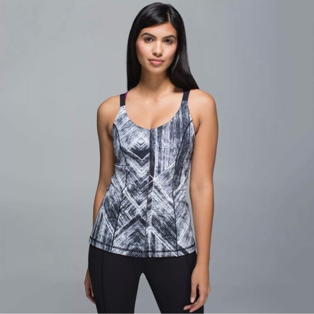 Lululemon Hot To Street Tank in Heat Wave White Black / Black / Regal Plum